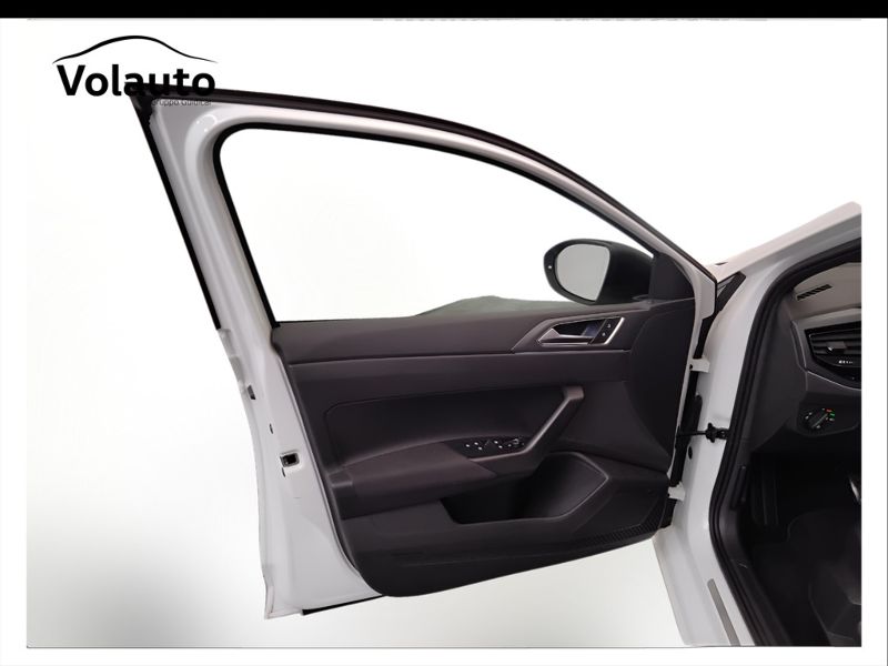GuidiCar - VOLKSWAGEN Taigo 2022 Taigo 1.0 tsi R-Line 110cv dsg Usato