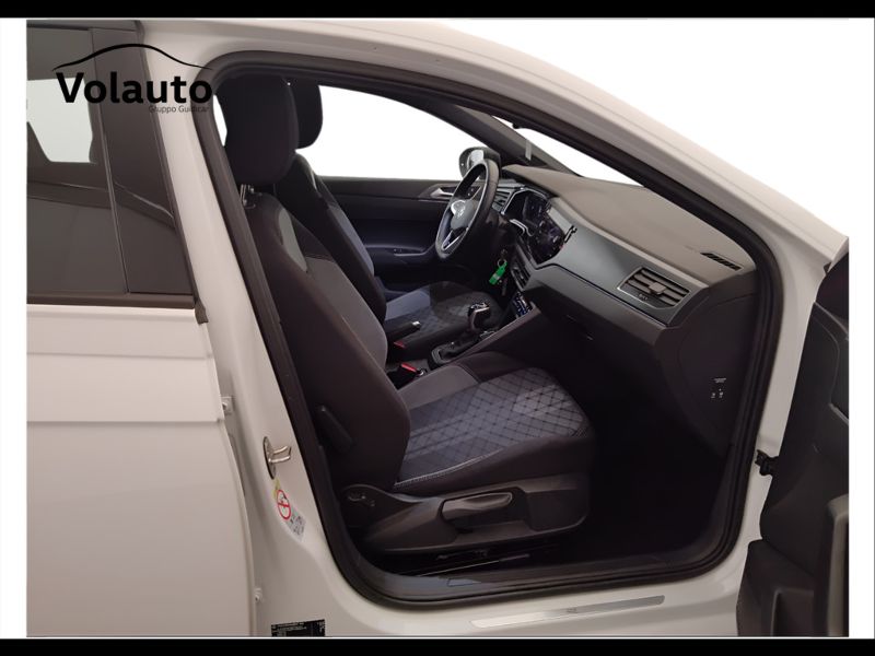 GuidiCar - VOLKSWAGEN Taigo 2022 Taigo 1.0 tsi R-Line 110cv dsg Usato