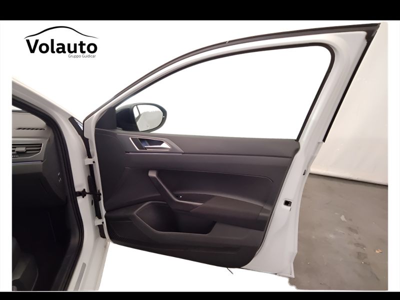 GuidiCar - VOLKSWAGEN Taigo 2022 Taigo 1.0 tsi R-Line 110cv dsg Usato