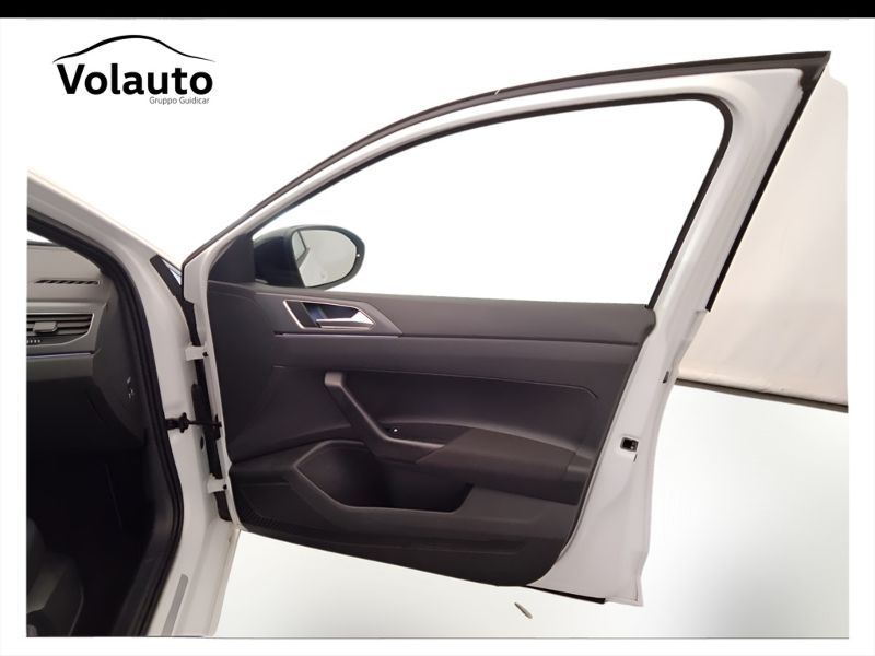 GuidiCar - VOLKSWAGEN Taigo 2022 Taigo 1.0 tsi R-Line 110cv dsg Usato