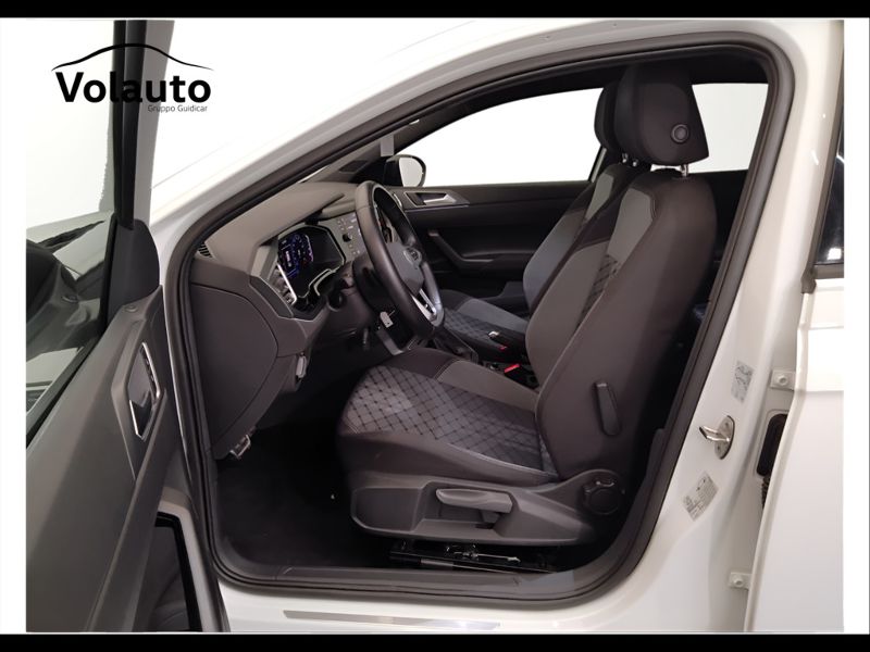 GuidiCar - VOLKSWAGEN Taigo 2022 Taigo 1.0 tsi R-Line 110cv dsg Usato