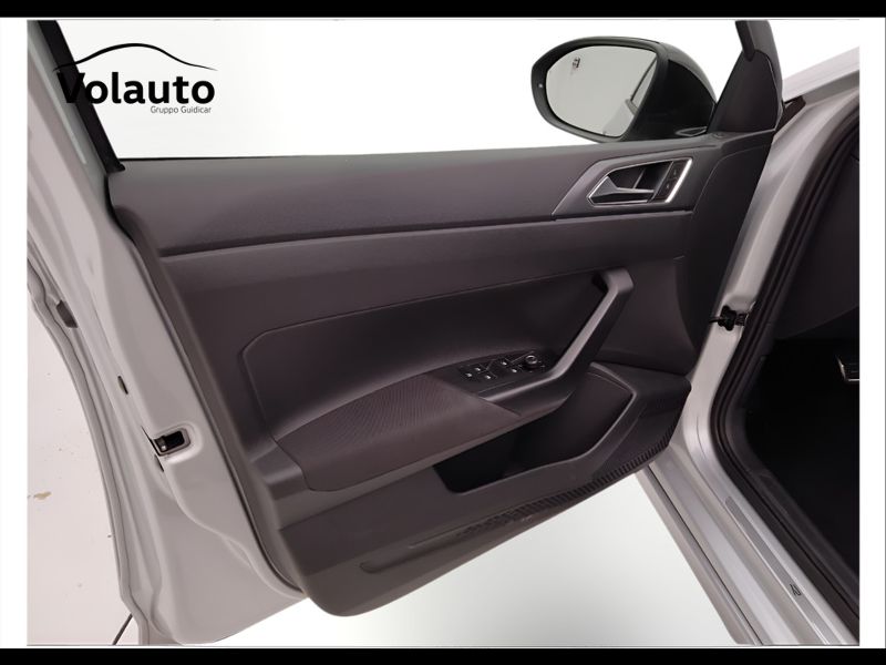 GuidiCar - VOLKSWAGEN Taigo 2023 Taigo 1.0 tsi R-Line 110cv dsg Usato