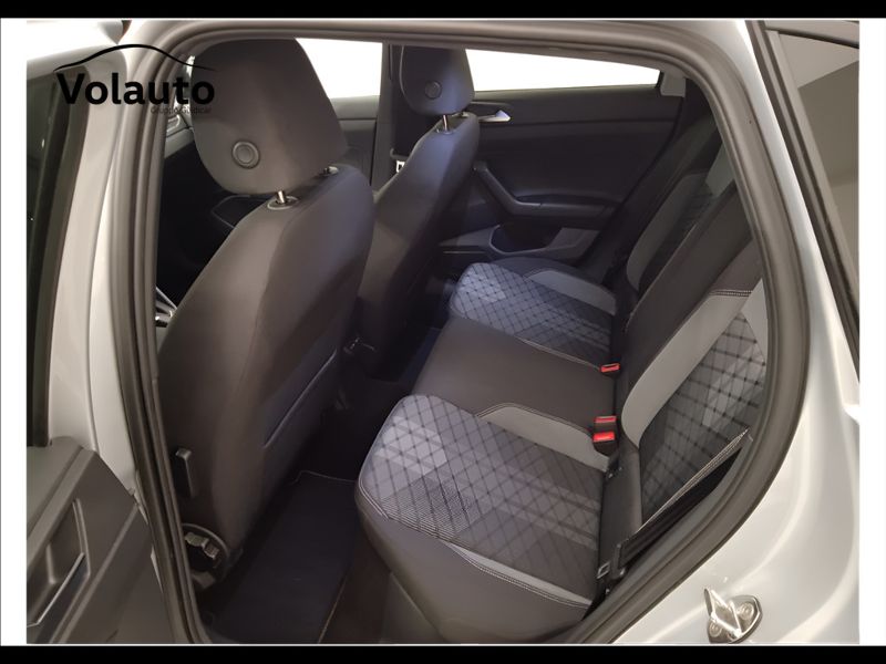 GuidiCar - VOLKSWAGEN Taigo 2023 Taigo 1.0 tsi R-Line 110cv dsg Usato