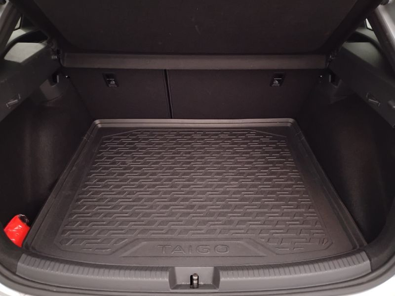 GuidiCar - VOLKSWAGEN Taigo 2023 Taigo 1.0 tsi R-Line 110cv dsg Usato