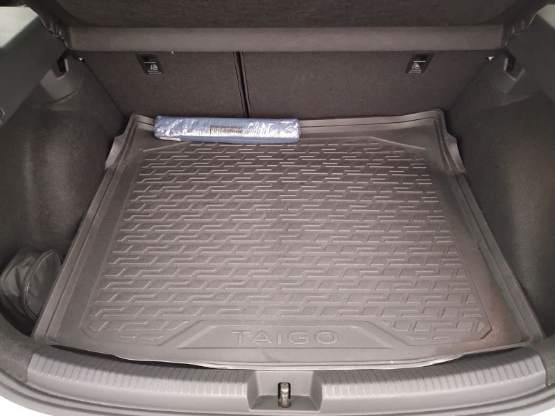 GuidiCar - VOLKSWAGEN Taigo 2023 Taigo 1.0 tsi R-Line 110cv dsg Usato