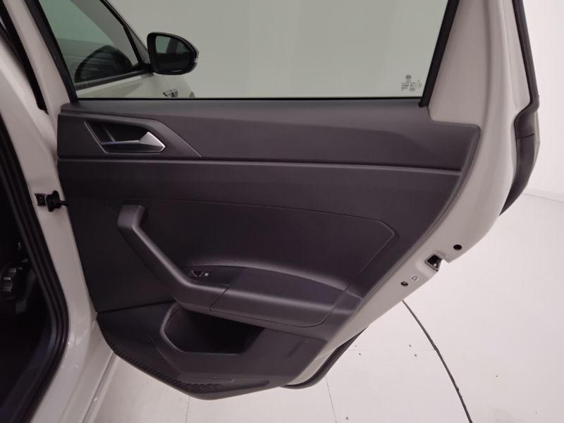 GuidiCar - VOLKSWAGEN Taigo 2023 Taigo 1.0 tsi R-Line 110cv dsg Usato