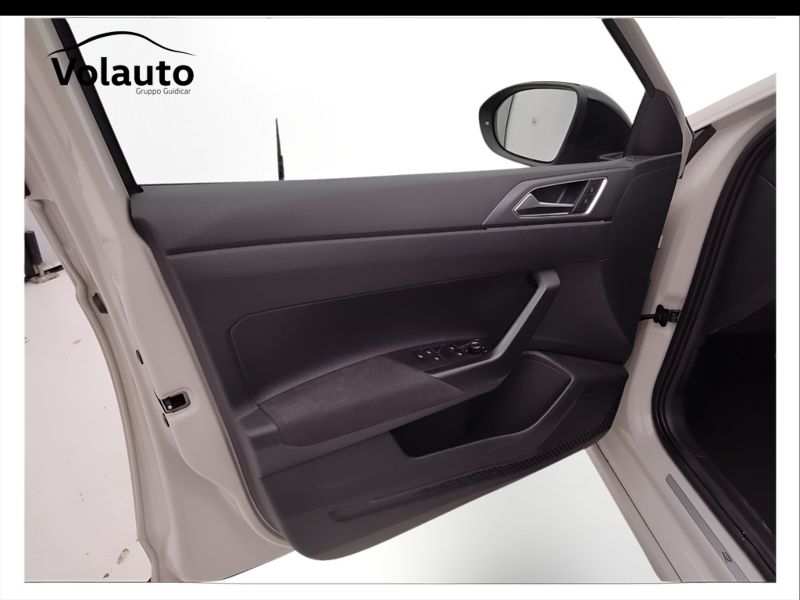 GuidiCar - VOLKSWAGEN Taigo 2023 Taigo 1.0 tsi R-Line 110cv dsg Usato
