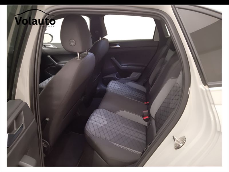 GuidiCar - VOLKSWAGEN Taigo 2023 Taigo 1.0 tsi R-Line 110cv dsg Usato