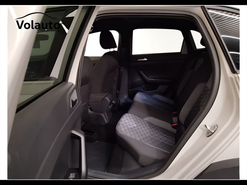 GuidiCar - VOLKSWAGEN Taigo 2022 Taigo 1.0 tsi R-Line 110cv Usato