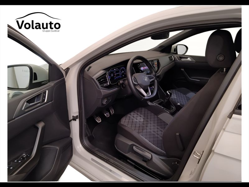GuidiCar - VOLKSWAGEN Taigo 2022 Taigo 1.0 tsi R-Line 110cv Usato