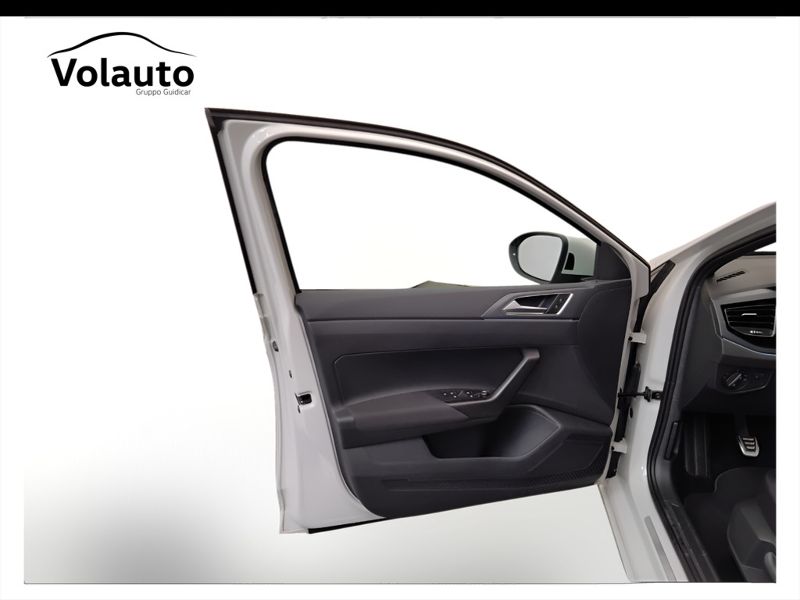 GuidiCar - VOLKSWAGEN Taigo 2022 Taigo 1.0 tsi R-Line 110cv Usato