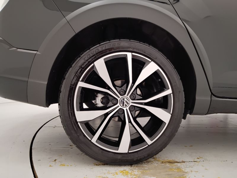 GuidiCar - VOLKSWAGEN Taigo 2022 Taigo 1.0 tsi R-Line 110cv Usato
