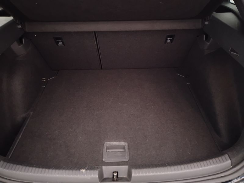 GuidiCar - VOLKSWAGEN Taigo 2022 Taigo 1.0 tsi R-Line 110cv Usato