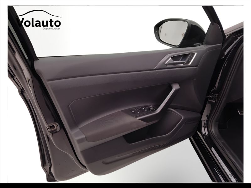 GuidiCar - VOLKSWAGEN Taigo 2022 Taigo 1.0 tsi R-Line 110cv Usato