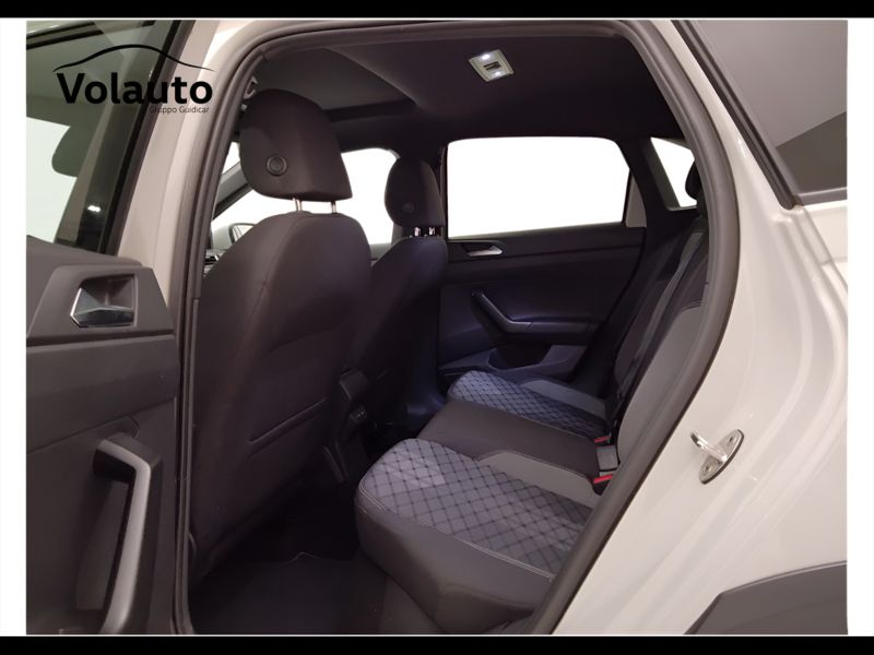 GuidiCar - VOLKSWAGEN Taigo 2022 Taigo 1.0 tsi R-Line 110cv Usato