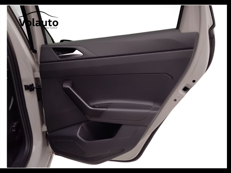 GuidiCar - VOLKSWAGEN Taigo 2022 Taigo 1.0 tsi R-Line 110cv Usato