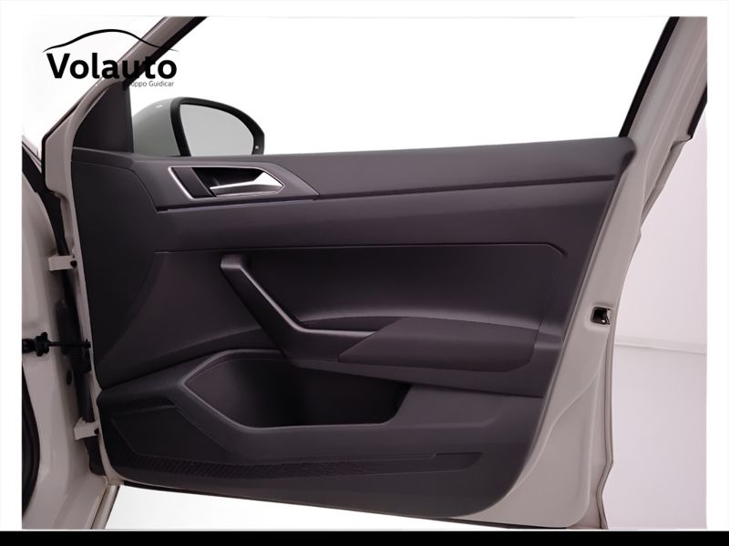 GuidiCar - VOLKSWAGEN Taigo 2022 Taigo 1.0 tsi R-Line 110cv Usato