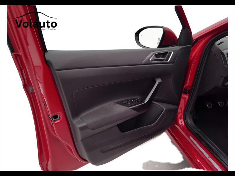 GuidiCar - VOLKSWAGEN Taigo 2022 Taigo 1.0 tsi R-Line 110cv Usato