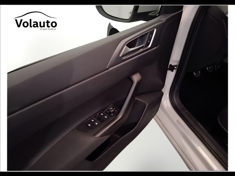 GuidiCar - VOLKSWAGEN Taigo 2022 Taigo 1.0 tsi R-Line 110cv Usato