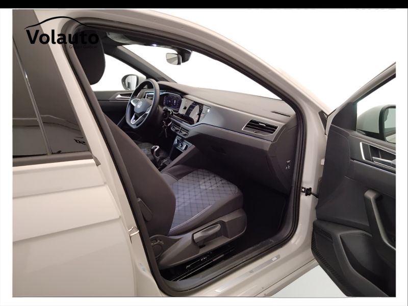GuidiCar - VOLKSWAGEN Taigo 2022 Taigo 1.0 tsi R-Line 110cv Usato