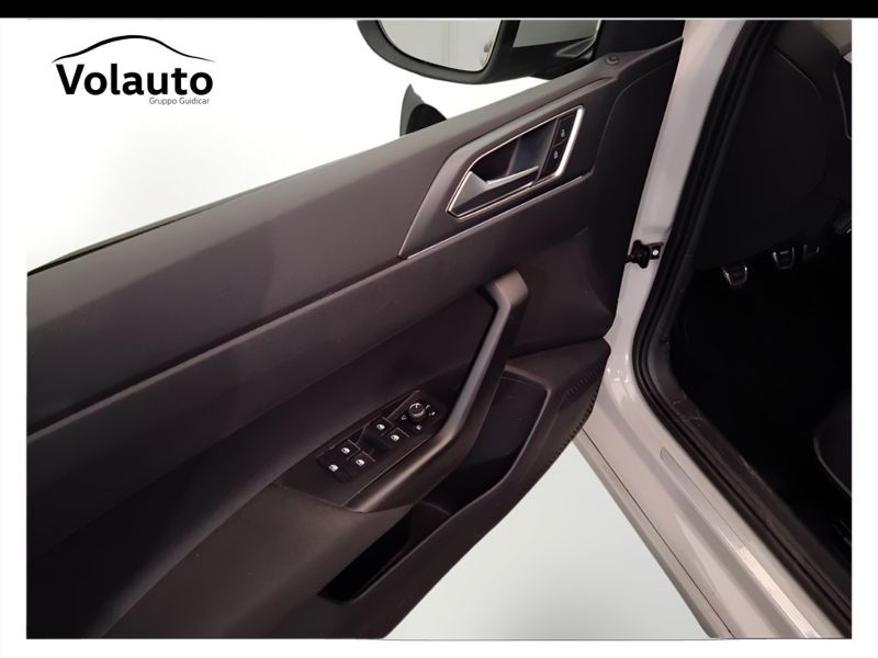 GuidiCar - VOLKSWAGEN Taigo 2022 Taigo 1.0 tsi R-Line 110cv Usato