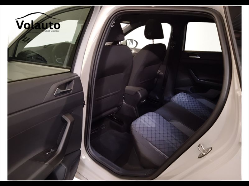 GuidiCar - VOLKSWAGEN Taigo 2022 Taigo 1.0 tsi R-Line 110cv Usato