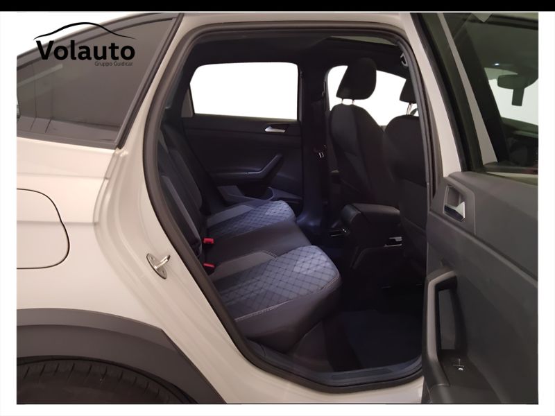 GuidiCar - VOLKSWAGEN Taigo 2022 Taigo 1.0 tsi R-Line 110cv Usato
