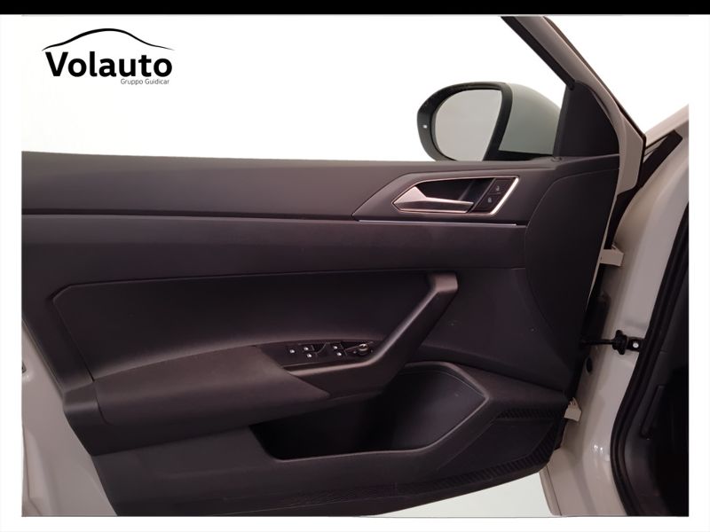 GuidiCar - VOLKSWAGEN Taigo 2022 Taigo 1.0 tsi R-Line 110cv Usato