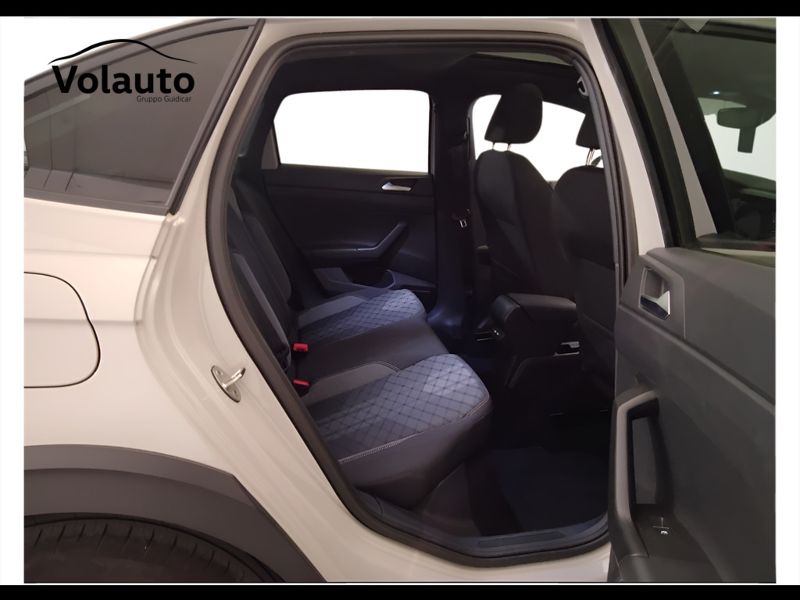 GuidiCar - VOLKSWAGEN Taigo 2022 Taigo 1.0 tsi R-Line 110cv Usato