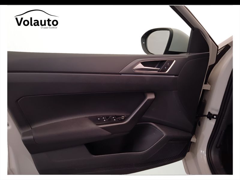 GuidiCar - VOLKSWAGEN Taigo 2022 Taigo 1.0 tsi R-Line 110cv Usato