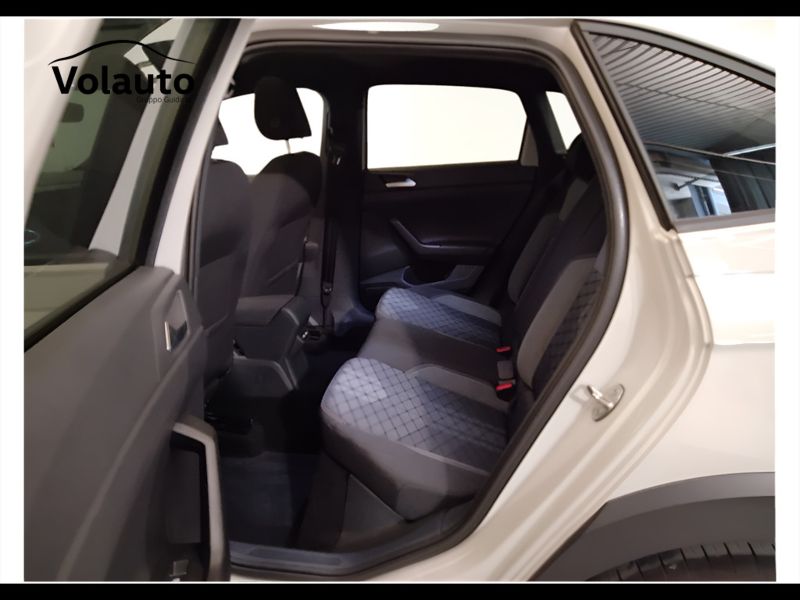 GuidiCar - VOLKSWAGEN Taigo 2022 Taigo 1.0 tsi R-Line 110cv Usato