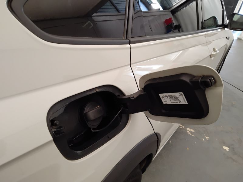 GuidiCar - VOLKSWAGEN Taigo 2022 Taigo 1.0 tsi R-Line 110cv Usato