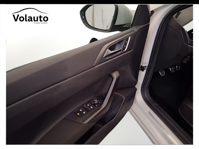 GuidiCar - VOLKSWAGEN Taigo 2022 Taigo 1.0 tsi R-Line 110cv Usato