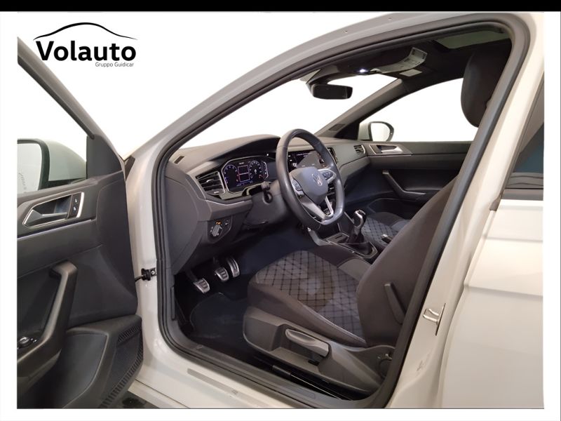 GuidiCar - VOLKSWAGEN Taigo 2022 Taigo 1.0 tsi R-Line 110cv Usato