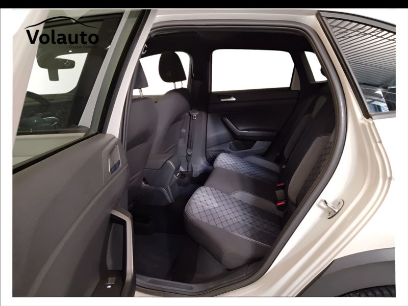 GuidiCar - VOLKSWAGEN Taigo 2022 Taigo 1.0 tsi R-Line 110cv Usato