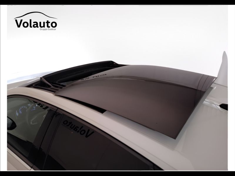 GuidiCar - VOLKSWAGEN Taigo 2022 Taigo 1.0 tsi R-Line 110cv Usato