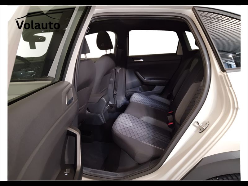 GuidiCar - VOLKSWAGEN Taigo 2022 Taigo 1.0 tsi R-Line 110cv Usato