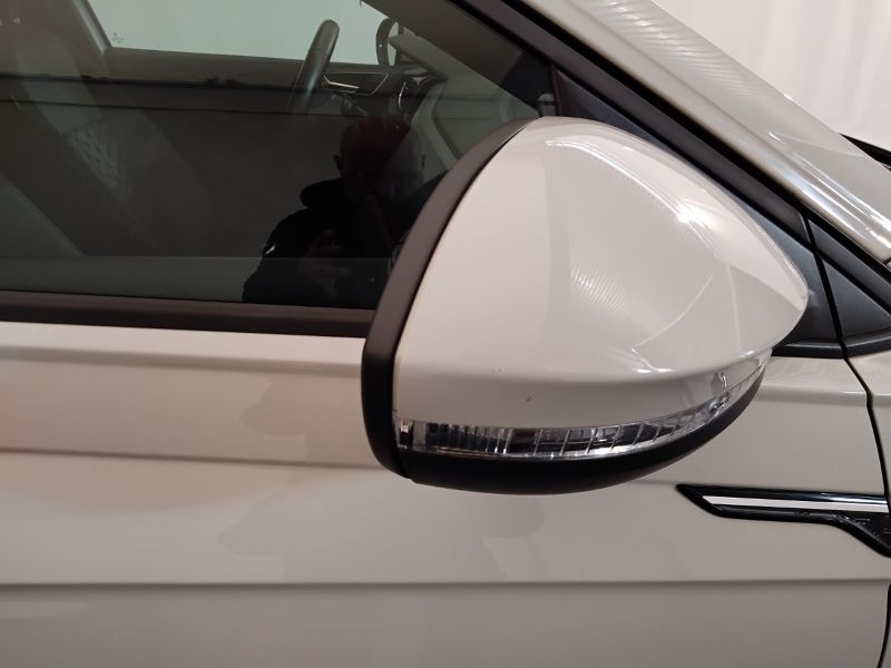 GuidiCar - VOLKSWAGEN Taigo 2022 Taigo 1.0 tsi R-Line 110cv Usato