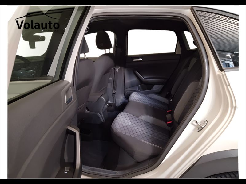 GuidiCar - VOLKSWAGEN Taigo 2022 Taigo 1.0 tsi R-Line 110cv Usato