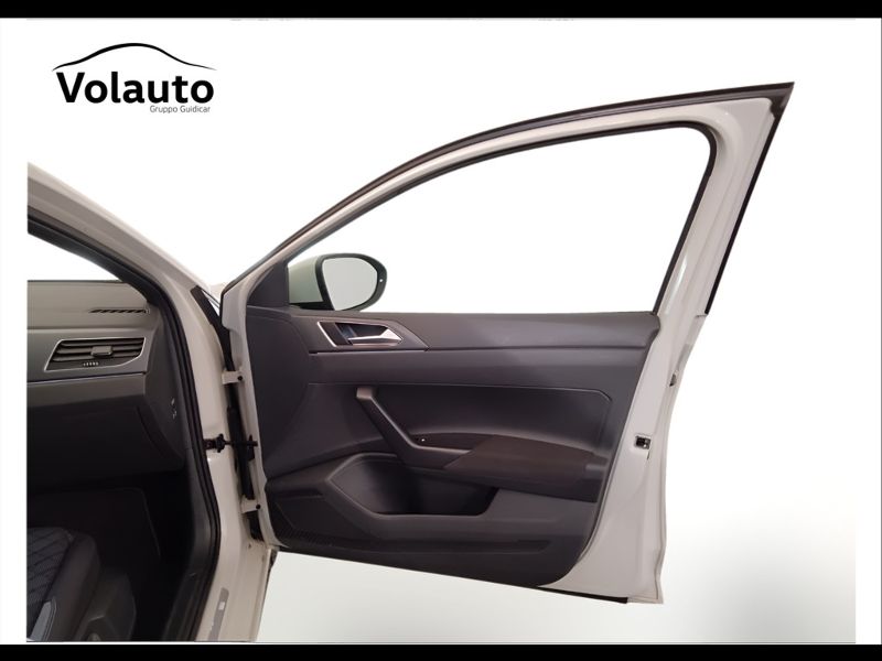GuidiCar - VOLKSWAGEN Taigo 2022 Taigo 1.0 tsi R-Line 110cv Usato