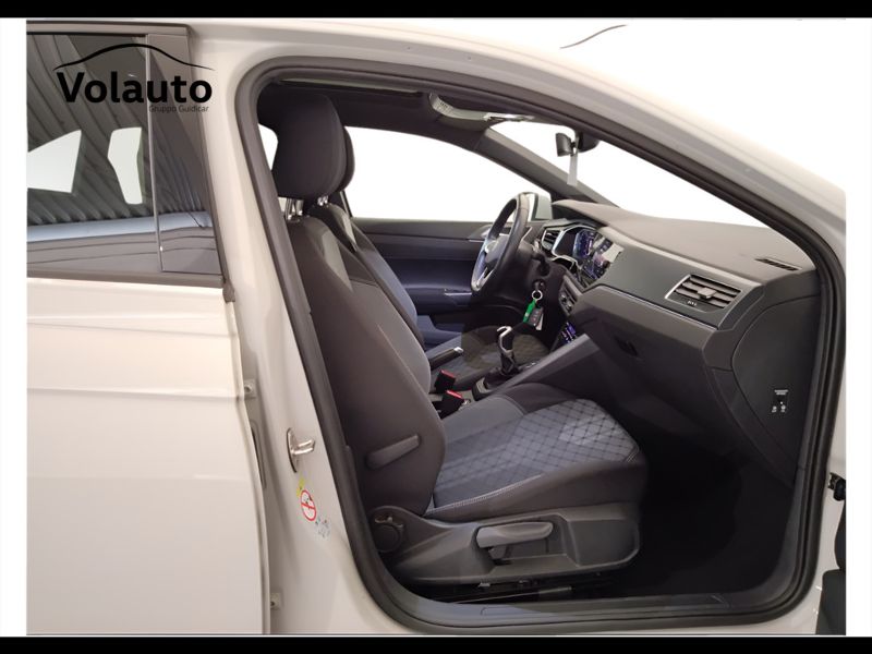 GuidiCar - VOLKSWAGEN Taigo 2022 Taigo 1.0 tsi R-Line 110cv Usato