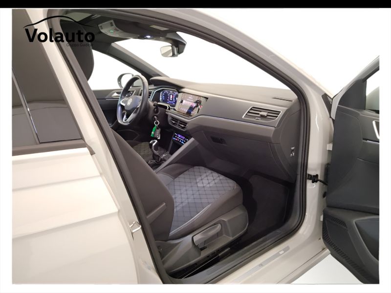 GuidiCar - VOLKSWAGEN Taigo 2022 Taigo 1.0 tsi R-Line 110cv Usato