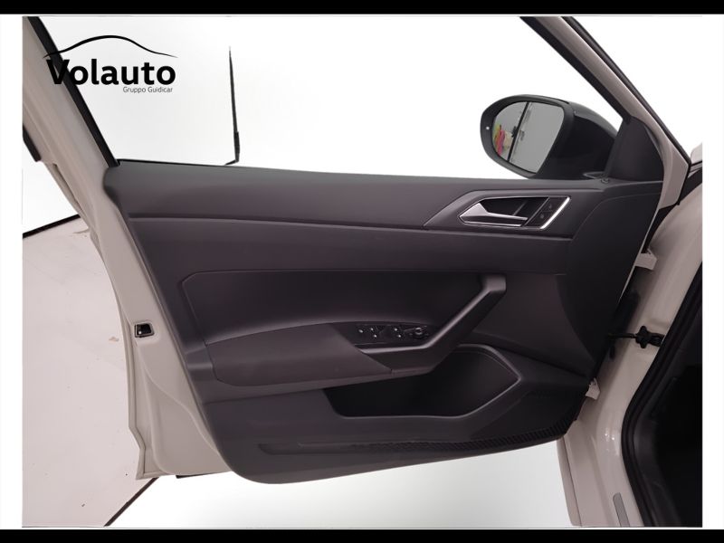 GuidiCar - VOLKSWAGEN Taigo 2022 Taigo 1.0 tsi R-Line 110cv Usato