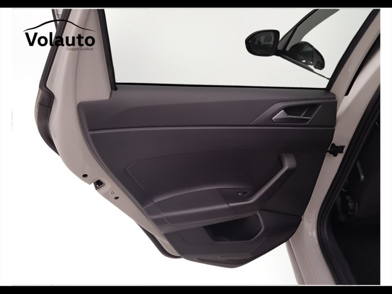 GuidiCar - VOLKSWAGEN Taigo 2022 Taigo 1.0 tsi R-Line 110cv Usato