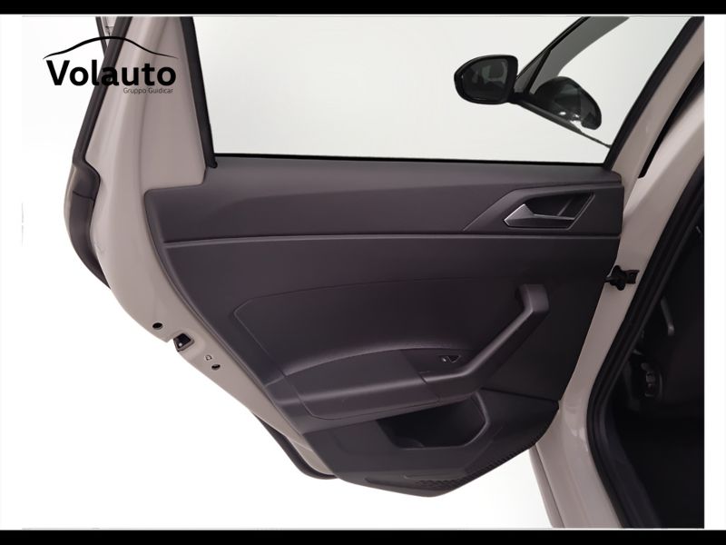 GuidiCar - VOLKSWAGEN Taigo 2022 Taigo 1.0 tsi R-Line 110cv Usato