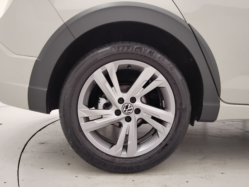 GuidiCar - VOLKSWAGEN Taigo 2022 Taigo 1.0 tsi R-Line 110cv Usato