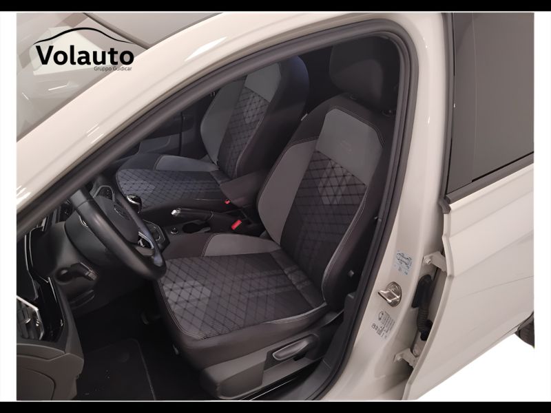 GuidiCar - VOLKSWAGEN Taigo 2022 Taigo 1.0 tsi R-Line 110cv Usato