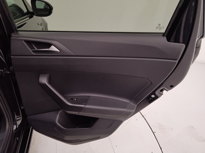 GuidiCar - VOLKSWAGEN Taigo 2022 Taigo 1.0 tsi R-Line 110cv Usato