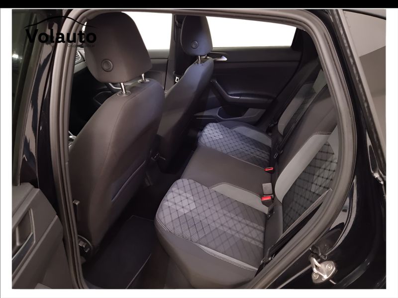 GuidiCar - VOLKSWAGEN Taigo 2022 Taigo 1.0 tsi R-Line 110cv Usato
