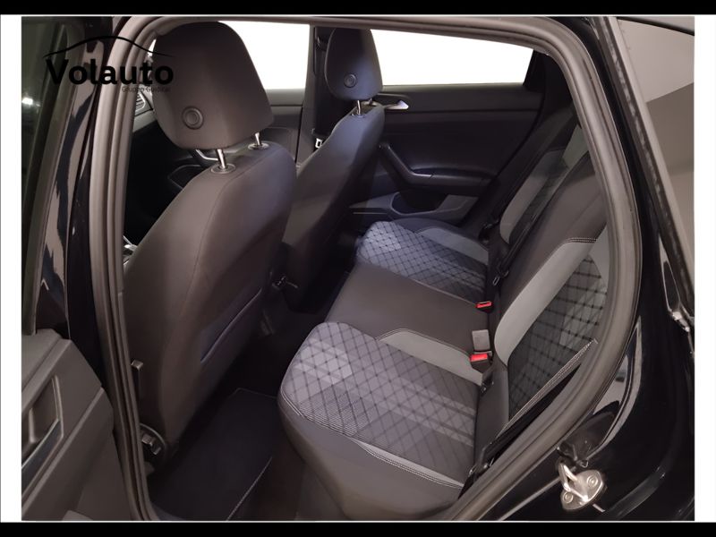 GuidiCar - VOLKSWAGEN Taigo 2022 Taigo 1.0 tsi R-Line 110cv Usato